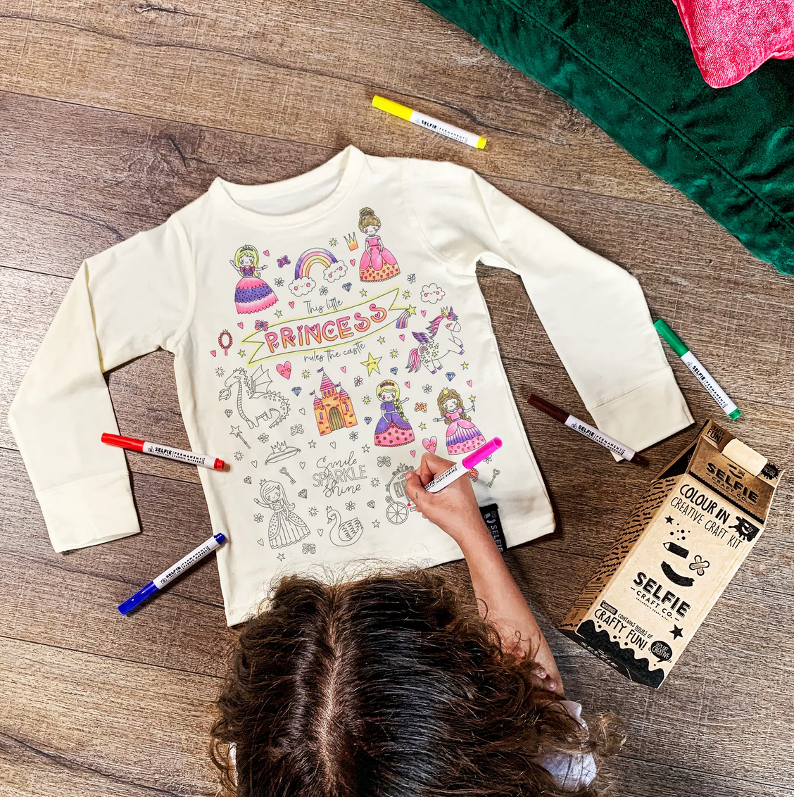 Selfie Clothing - fargelegg ditt eget tøy!