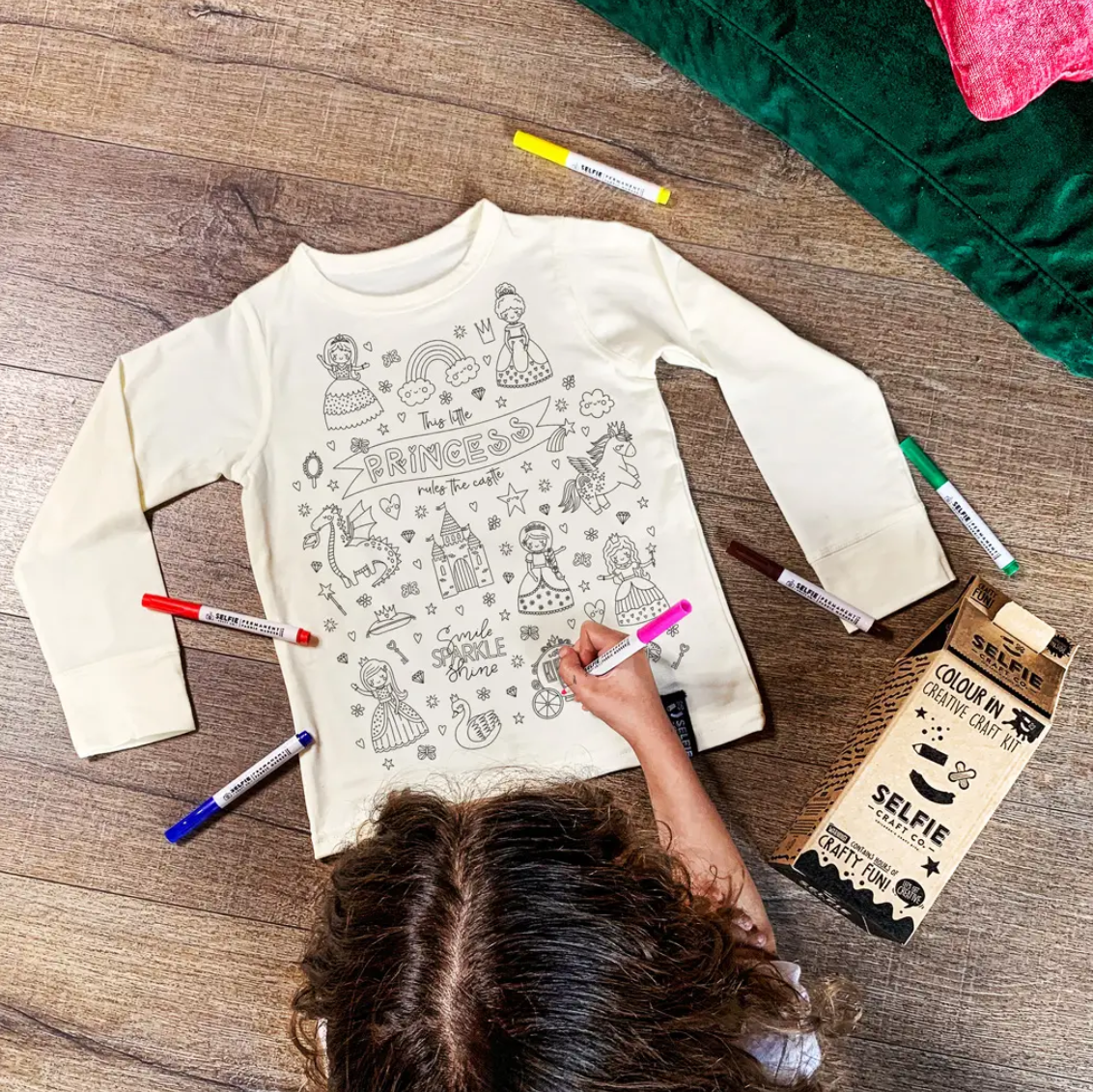 Selfie Clothing - fargelegg ditt eget tøy!
